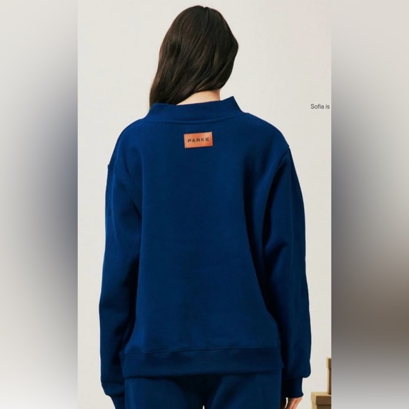 NWT Parke Holiday Classic Mockneck Sweatshirt in Winterberry size small. - Picture 4 of 5